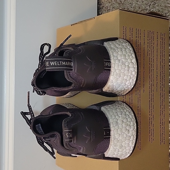 Adidas NMD R1 Womens sz 7 - Picture 2 of 4